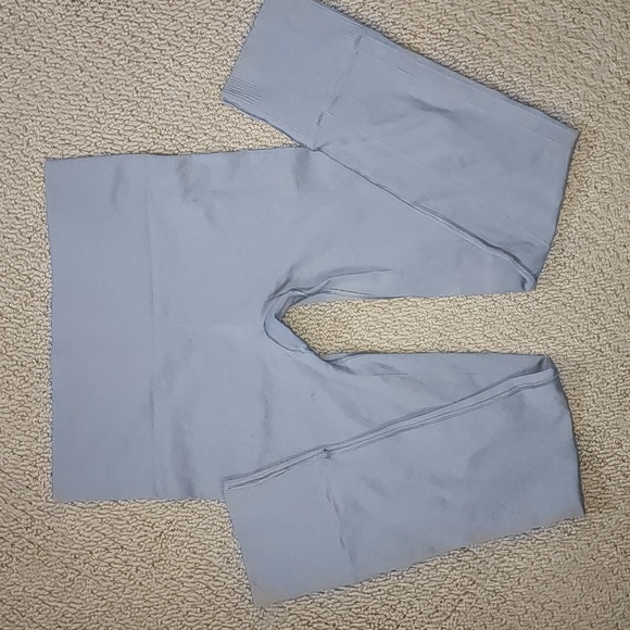 Lulemon gray ribbed leggings - Picture 3 of 4